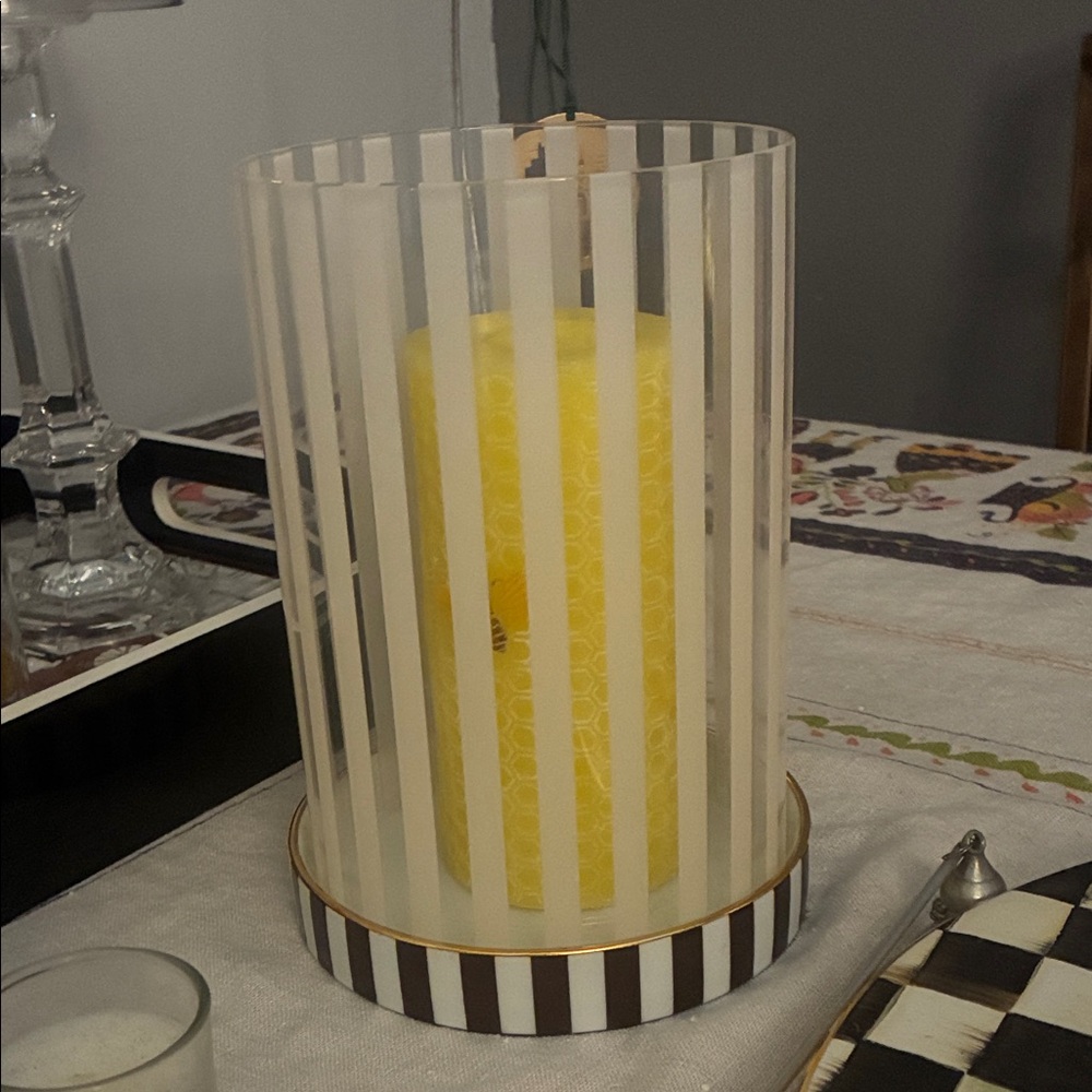 Henri Bendel Iconic Candle Hurricane